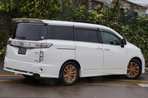 2015 Nissan Elgrand 2.5 Rider *facelift* 5dr 8 Seats in White — image 4