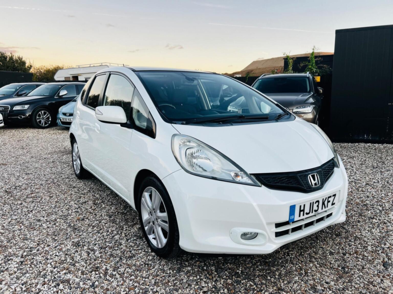 2013 Honda Jazz 1.4 I-Vtec Ex Euro 5 5dr in White — image 1