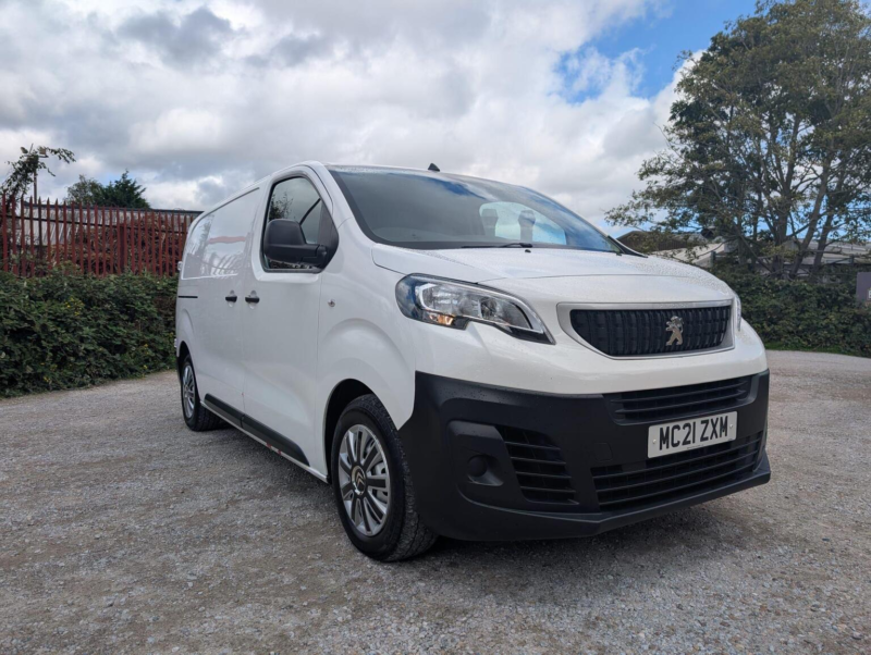 2021 Peugeot Expert 1.5 Bluehdi 1000 Professional Standard Panel Van Mwb Euro 6 (s/s) 6dr in White — image 1