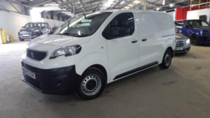 2021 Peugeot Expert 1.5 Bluehdi 1000 Professional Standard Panel Van Mwb Euro 6 (s/s) 6dr in White — image 4