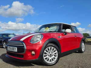 2014 MINI Hatch 1.5 Cooper Hatchback 3dr Petrol Manual Euro 6 (s/s) (136 Ps) in Red — image 2