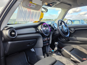 2014 MINI Hatch 1.5 Cooper Hatchback 3dr Petrol Manual Euro 6 (s/s) (136 Ps) in Red — image 6