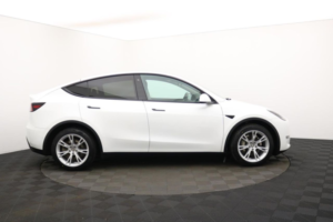 2022 Tesla Model Y (dual Motor) Long Range SUV 5dr Electric Auto 4wde (384 Bhp) in White — image 2