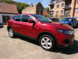 2020 Nissan Qashqai 1.3 Dig-T Acenta Premium in Red — image 2