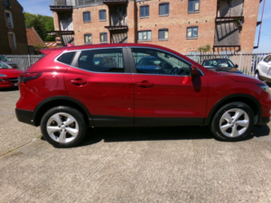 2020 Nissan Qashqai 1.3 Dig-T Acenta Premium in Red — image 3