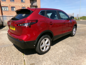2020 Nissan Qashqai 1.3 Dig-T Acenta Premium in Red — image 4