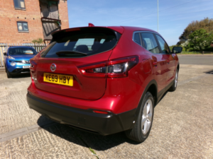 2020 Nissan Qashqai 1.3 Dig-T Acenta Premium in Red — image 5