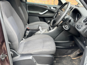 2008 Ford Galaxy 2.2 Tdci Ghia 5dr in Red — image 3