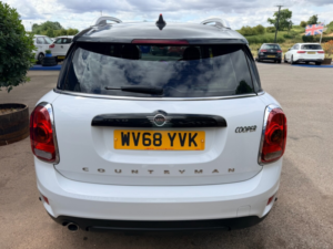 2018 MINI Countryman 1.5 Gpf Cooper SUV 5dr Petrol Manual Euro 6 (s/s) (136 Ps) in White — image 3