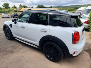 2018 MINI Countryman 1.5 Gpf Cooper SUV 5dr Petrol Manual Euro 6 (s/s) (136 Ps) in White — image 4