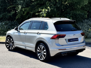 2017 Volkswagen Tiguan 2.0 Tdi R-Line in Silver — image 3