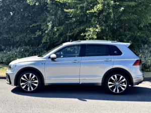 2017 Volkswagen Tiguan 2.0 Tdi R-Line in Silver — image 4