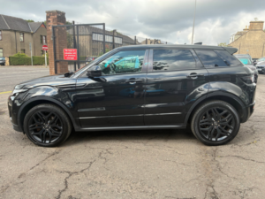 2017 Land Rover Range Rover Evoque 2.0 Td4 Hse Dynamic SUV 5dr Diesel Auto 4WD Euro 6 (s/s) (180 Ps) in Black — image 4