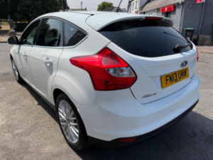 2013 Ford Focus 1.6 Tdci Zetec Euro 5 (s/s) 5dr in White — image 4