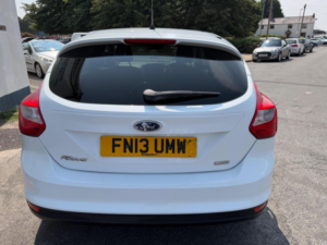 2013 Ford Focus 1.6 Tdci Zetec Euro 5 (s/s) 5dr in White — image 6