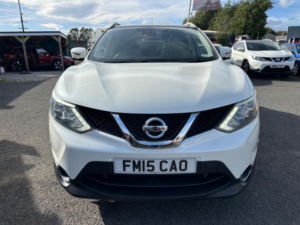 2015 Nissan Qashqai 1.2 Dig-T Tekna 2WD Euro 6 (s/s) 5dr in White — image 2