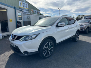 2015 Nissan Qashqai 1.2 Dig-T Tekna 2WD Euro 6 (s/s) 5dr in White — image 3