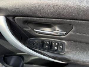 2012 BMW 3 Series 2.0 320d Se Auto Euro 5 (s/s) 4dr in Silver — image 5