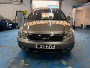 2011 Kia Sedona 2.2 Crdi 3 in Silver — image 6