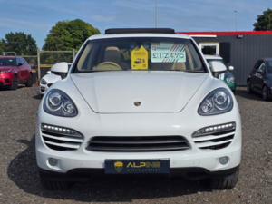 2012 Porsche Cayenne 3.0 Td V6 SUV 5dr Diesel Tiptronic 4WD Euro 5 (s/s) (240 Ps) in White — image 3