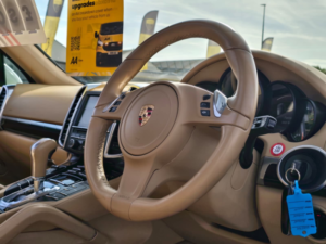 2012 Porsche Cayenne 3.0 Td V6 SUV 5dr Diesel Tiptronic 4WD Euro 5 (s/s) (240 Ps) in White — image 4