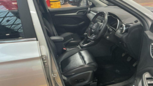2020 MG MG Zs 1.5 Vti-Tech Exclusive Euro 6 (s/s) 5dr in Silver — image 4