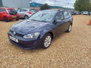 2014 Volkswagen Golf 1.6 Tdi Bluemotion Tech Se Euro 5 (s/s) 5dr in Blue — image 3