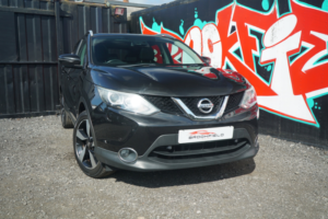 2015 Nissan Qashqai 1.6 Dig-T N-Tec+ SUV 5dr Petrol Manual 2WD Euro 6 (s/s) (163 Ps) in Black — image 4