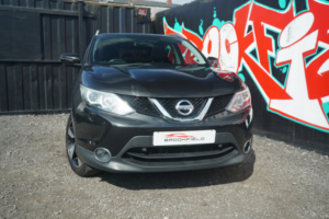 2015 Nissan Qashqai 1.6 Dig-T N-Tec+ SUV 5dr Petrol Manual 2WD Euro 6 (s/s) (163 Ps) in Black — image 5