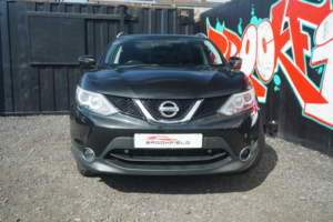 2015 Nissan Qashqai 1.6 Dig-T N-Tec+ SUV 5dr Petrol Manual 2WD Euro 6 (s/s) (163 Ps) in Black — image 6