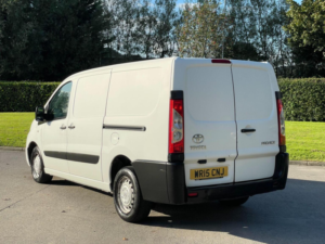 2015 Toyota Proace 2.0 1200 Hdi Fwd L2 H1 5dr in White — image 5