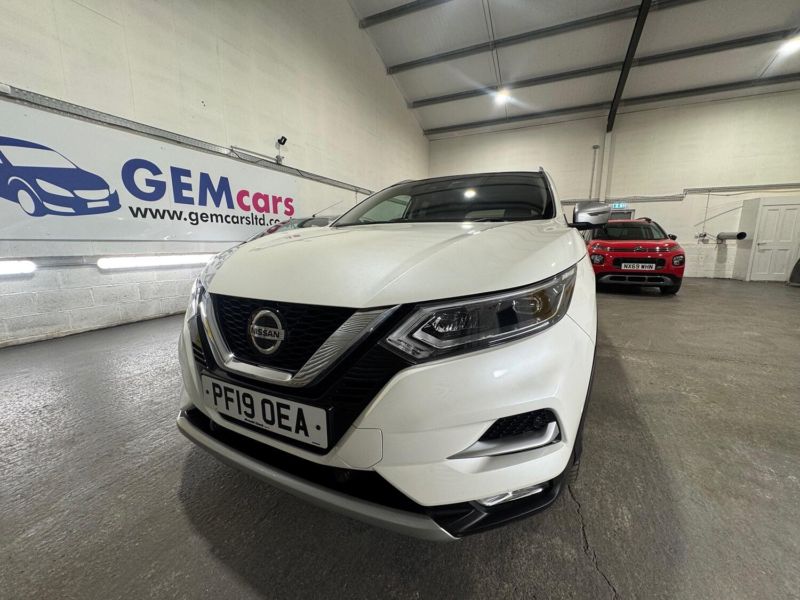 2019 Nissan Qashqai 1.3 Dig-T N-Motion in White — image 1