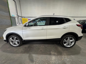 2019 Nissan Qashqai 1.3 Dig-T N-Motion in White — image 2