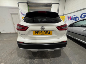 2019 Nissan Qashqai 1.3 Dig-T N-Motion in White — image 5