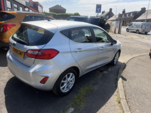 2018 Ford Fiesta 1.1 Ti-Vct Zetec Hatchback 5dr Petrol Manual Euro 6 (s/s) (85 Ps) in Multicolour — image 5