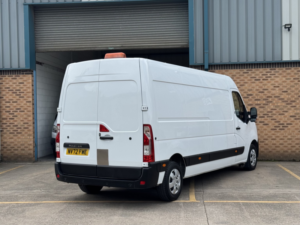 2022 Renault Master 2.3 Fwd Lm35 Dci 135 Business+ Fwd Long Lwb Medium Roof Euro 6 in White — image 6
