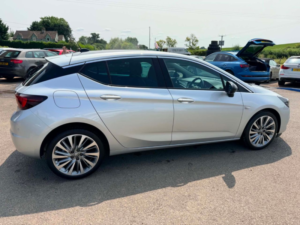 2021 Vauxhall Astra 1.2 Turbo Griffin Edition Hatchback 5dr Petrol Manual Euro 6 (s/s) (145 Ps) in Silver — image 2
