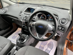 2013 Ford Fiesta 1.25 Zetec in Yellow — image 5