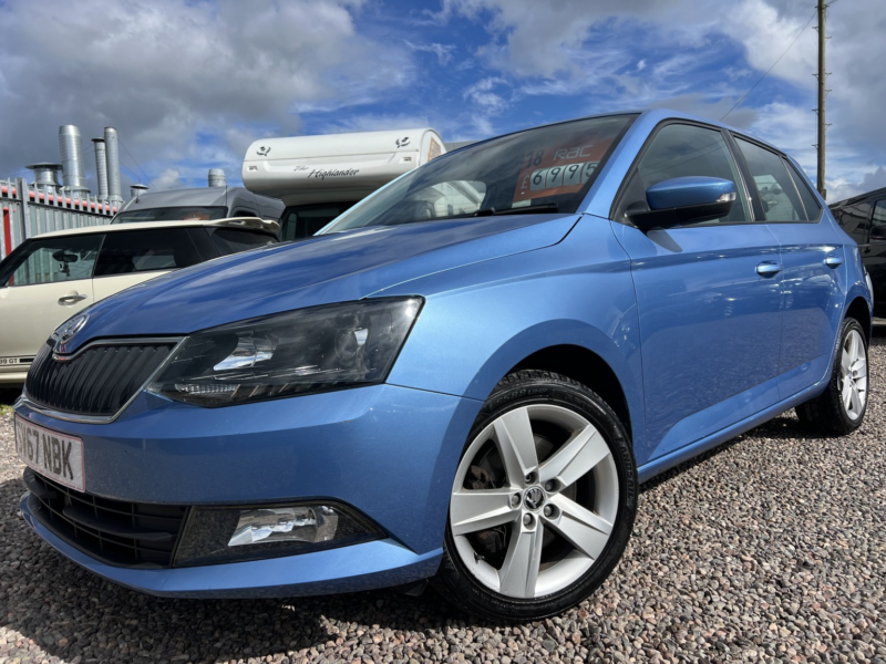 2017 Skoda Fabia 1.0 Tsi Se L in Blue — image 1