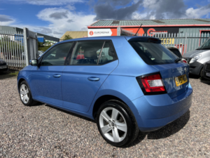 2017 Skoda Fabia 1.0 Tsi Se L in Blue — image 4