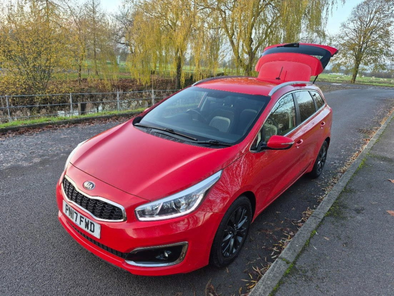 2017 Kia Ceed 1.0 T-Gdi 3 Sportswagon 5dr Petrol Manual Euro 6 (s/s) (118 Bhp) in Red — image 1