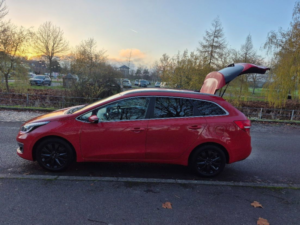 2017 Kia Ceed 1.0 T-Gdi 3 Sportswagon 5dr Petrol Manual Euro 6 (s/s) (118 Bhp) in Red — image 4