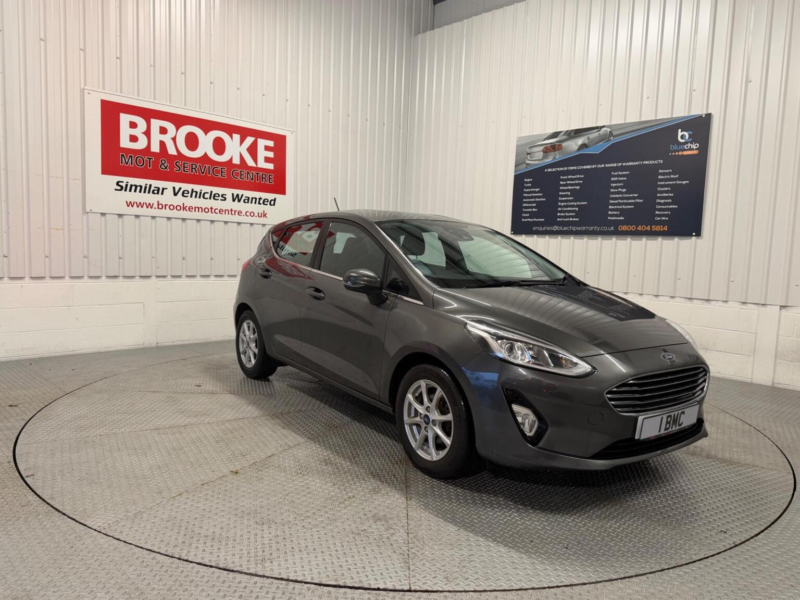 2018 Ford Fiesta 1.1 Ti-Vct Zetec Euro 6 (s/s) 5dr in Grey — image 1