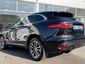 2016 Jaguar F-Pace 2.0 D180 Portfolio Auto AWD Euro 6 (s/s) 5dr in Black — image 3