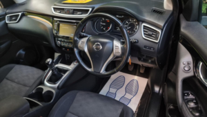 2016 Nissan Qashqai 1.5 Dci Acenta 2WD Euro 6 (s/s) 5dr in Black — image 3