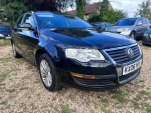 2006 Volkswagen Passat 1.6 Fsi S in Black — image 2
