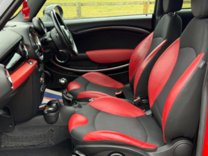 2010 MINI Clubman 1.6 Cooper Clubman in Red — image 3