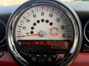 2010 MINI Clubman 1.6 Cooper Clubman in Red — image 5
