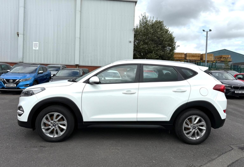 2016 Hyundai Tucson 1.7 Crdi Blue Drive Se Nav Euro 6 (s/s) 5dr in White — image 1