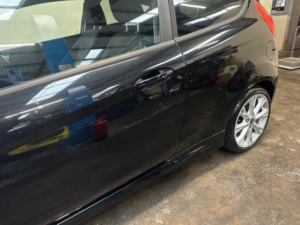 2015 Ford Fiesta 1.0t Ecoboost Zetec S Euro 6 (s/s) 3dr in Black — image 4
